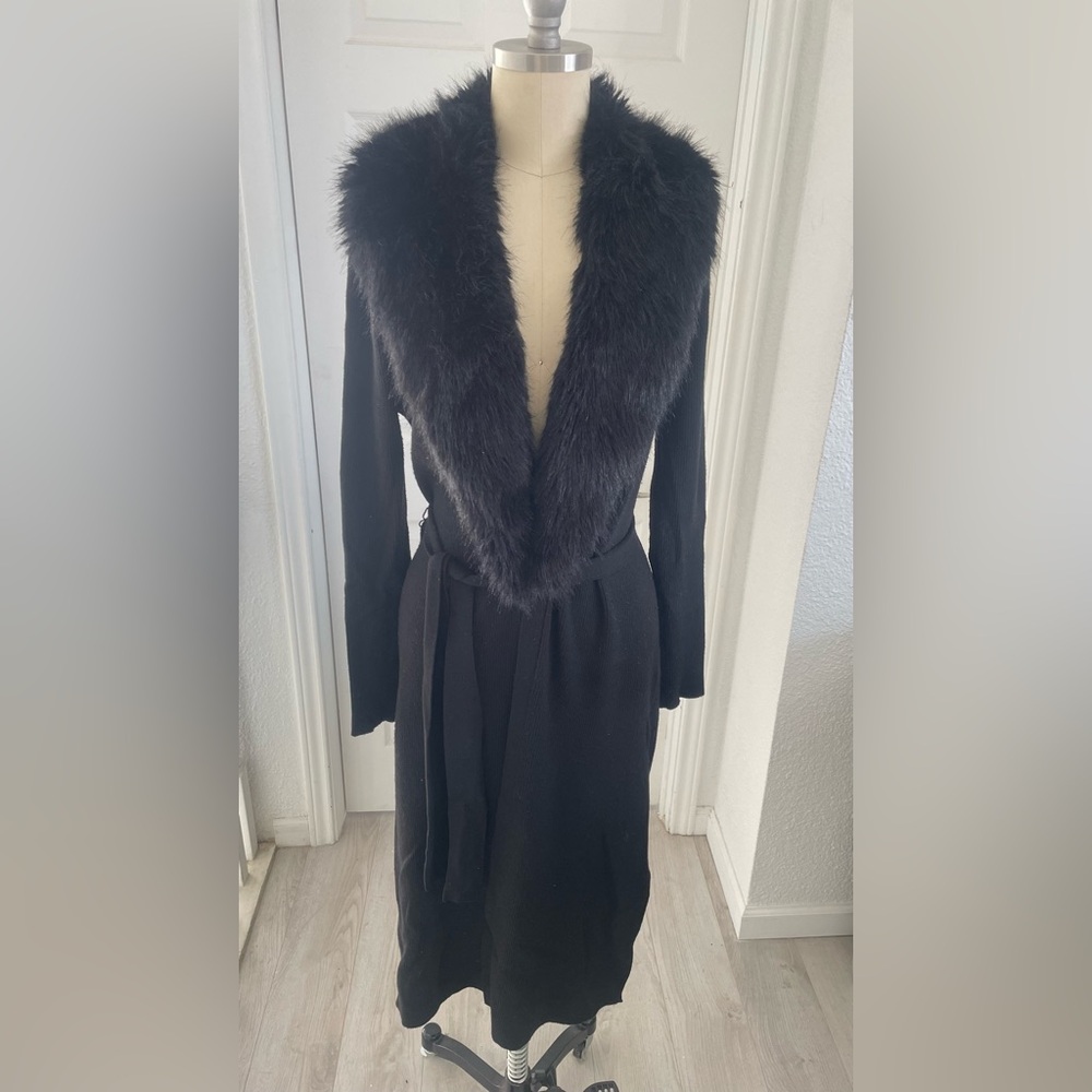 White House black market Black removable Faux Fur Trimmed belted long cardigan. - Picture 2 of 11